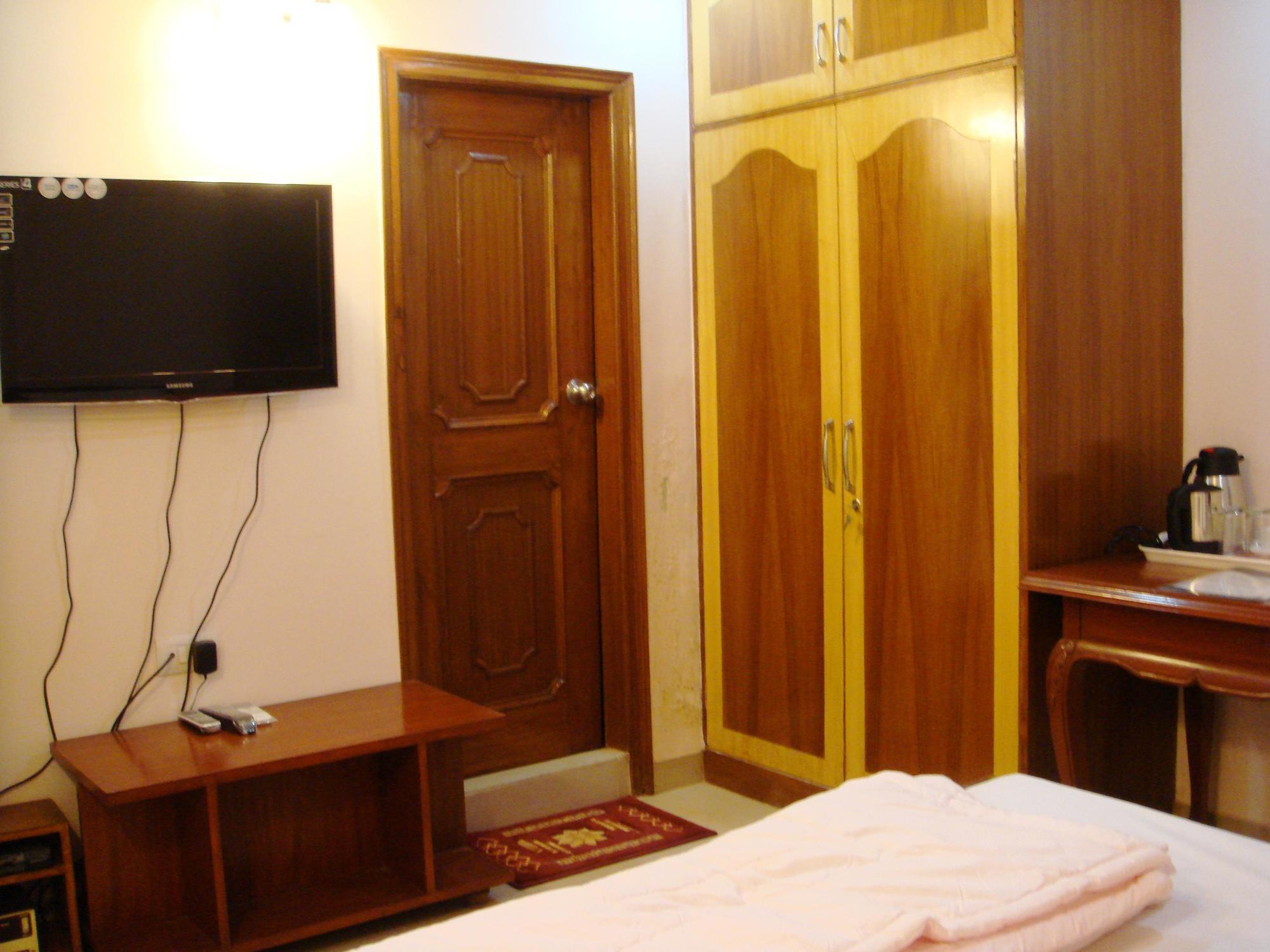 Hotel Kashish residencia&Banquet Noida Exterior foto